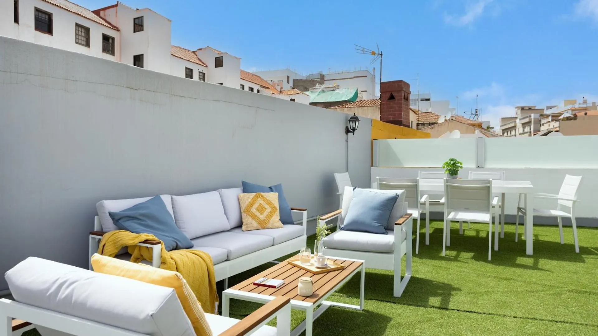 Casacharco - New Design & Spacious, In Historic Heart Of Puerto Puerto de la Cruz  Puerto de la Cruz (Tenerife)