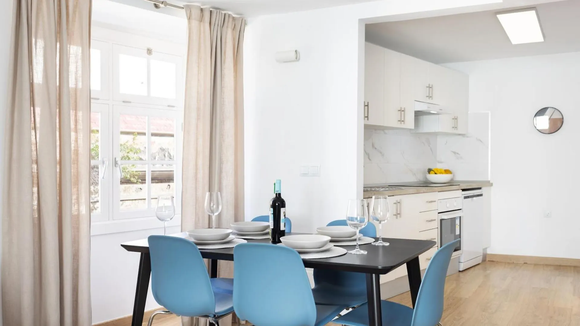 Casacharco - New Design & Spacious, In Historic Heart Of Puerto Puerto de la Cruz  Apartament Puerto de la Cruz (Tenerife)